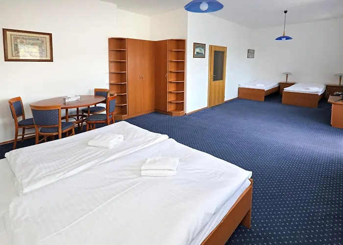 فندق Laguna Slapy 3*